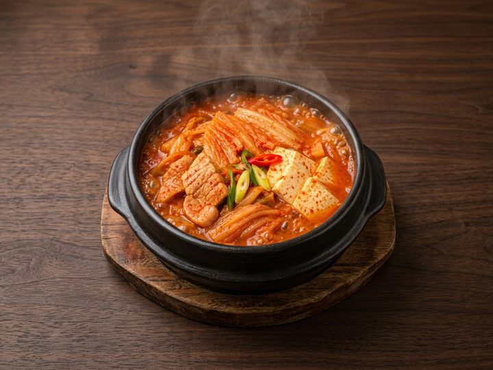 김치찌개 (Kimchi Stew)