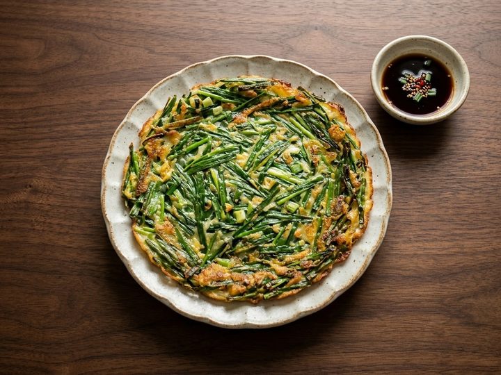 부추전 (Chive Pancake)